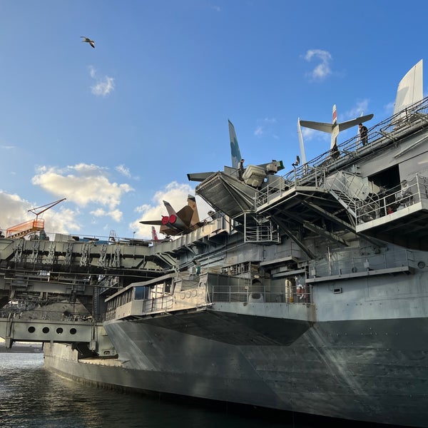 Foto tirada no(a) USS Midway Museum por Ron P. em 2/12/2023