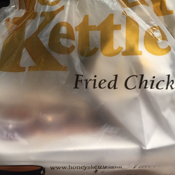Photo taken at Honey&#39;s Kettle Fried Chicken by Jennifer T. on 9/1/2019