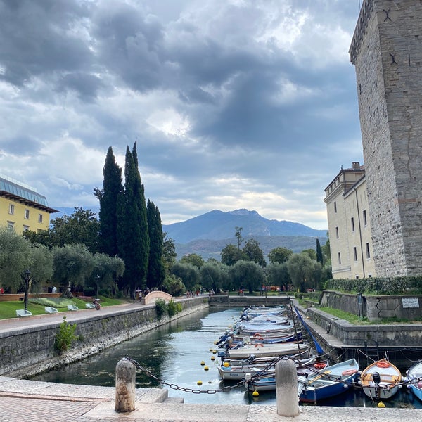 Foto diambil di Riva del Garda oleh Manair F. pada 8/6/2022