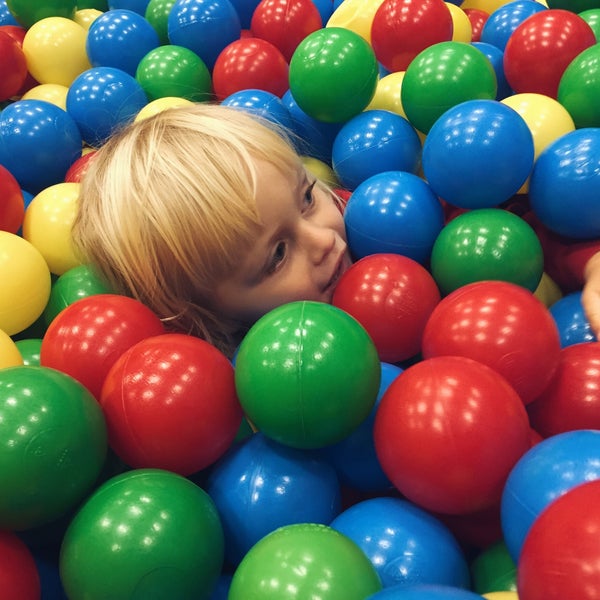 Photo taken at Bounce N Play by Сусик on 11/12/2015