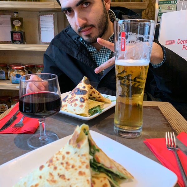 Photo prise au Comptoir Gourmet par Estefany T. le2/1/2020