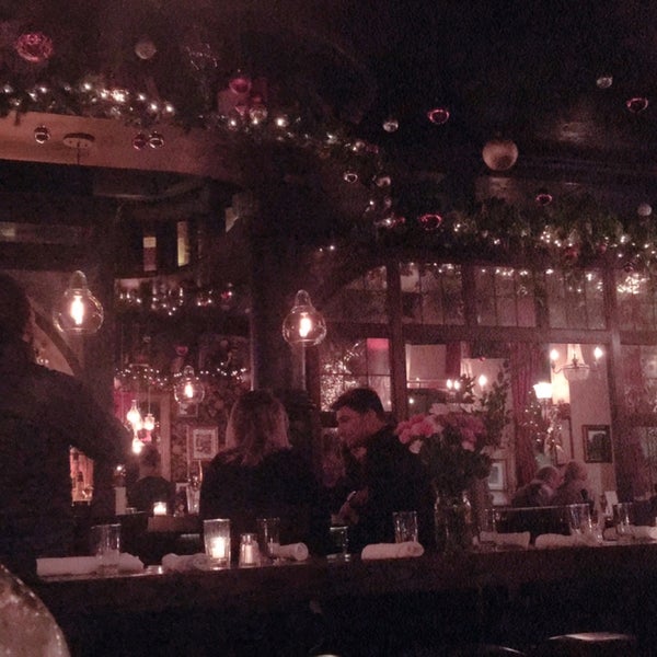 Cozy (especially with Christmas decorations), and the food is surprisingly great. Comforting, tasty pub fare.