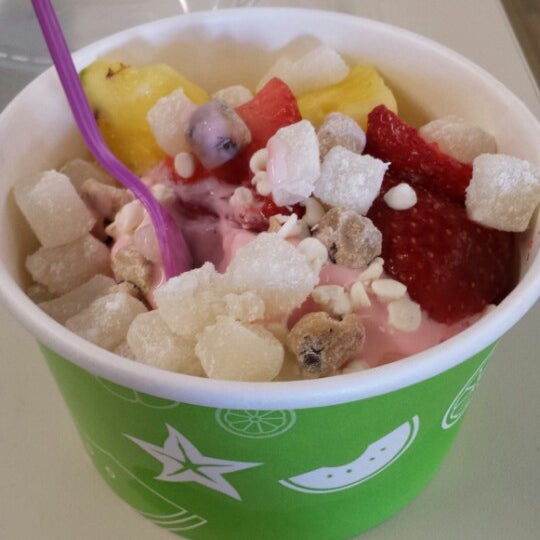 Photo taken at Tutti Frutti Frozen Yogurt by Karen L. on 2/6/2014
