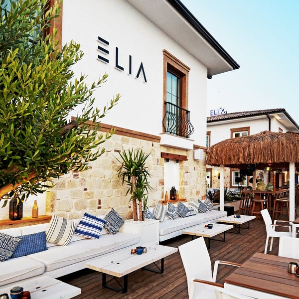 Das Foto wurde bei ELIA Restaurant &amp; Lounge von ELIA Restaurant &amp; Lounge am 8/25/2017 aufgenommen