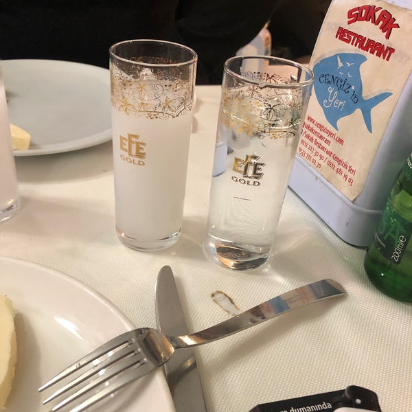 Photo prise au Sokak Restaurant Cengizin Yeri par Çatres le10/28/2021