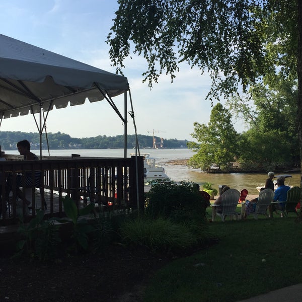 Photo taken at Captains Quarters Riverside Grille by Genevieve W. on 7/25/2015