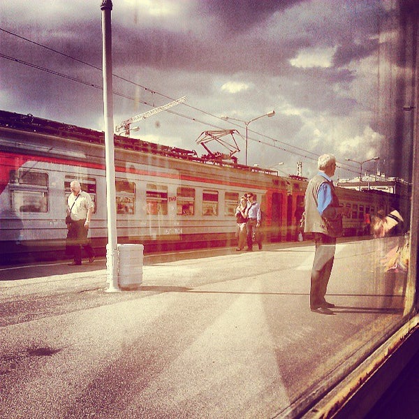 Подслушано в электричке спб. Электричка спб сиверская.