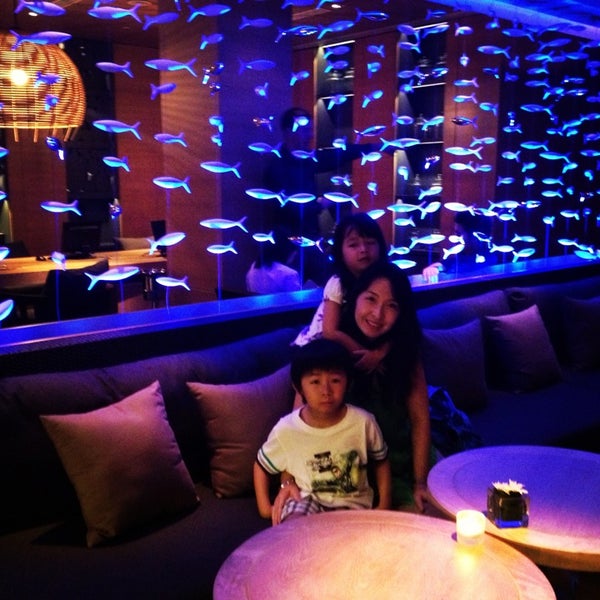 Foto tomada en Reef Deli &amp; Wine Lounge  por pakpong s. el 4/11/2013