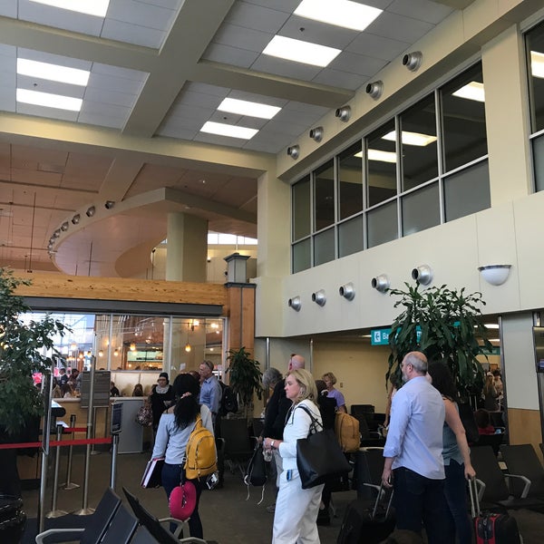 Foto tirada no(a) Asheville Regional Airport (AVL) por Chilumba em 6/17/2019