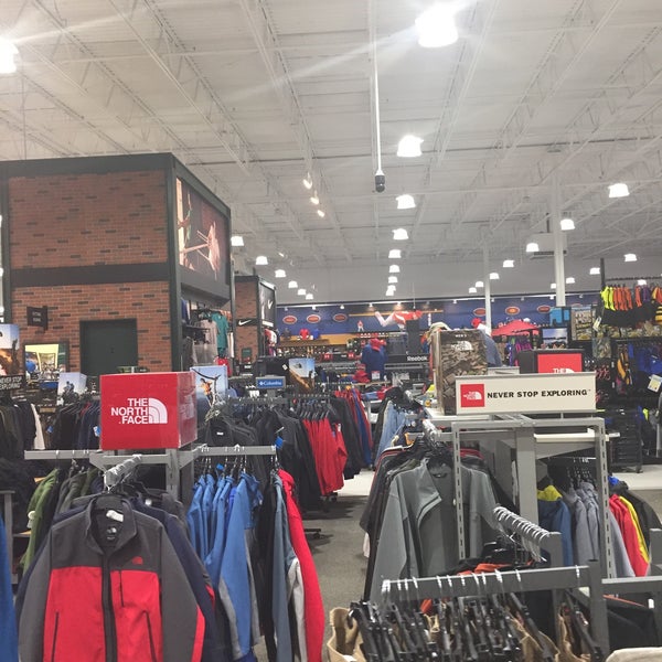 DICK'S Sporting Goods - Sporting Goods Retail in Cedar Rapids