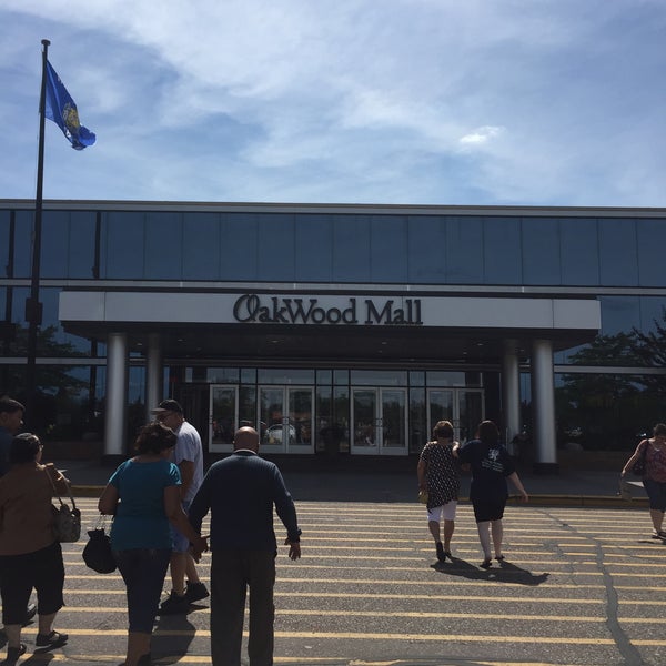 Oakwood Mall Shopping Mall in Eau Claire