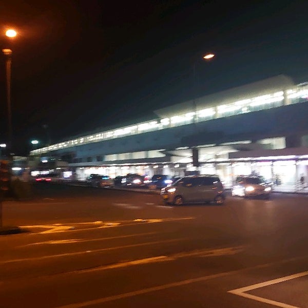 小田原駅 西口 Train Station In 小田原市