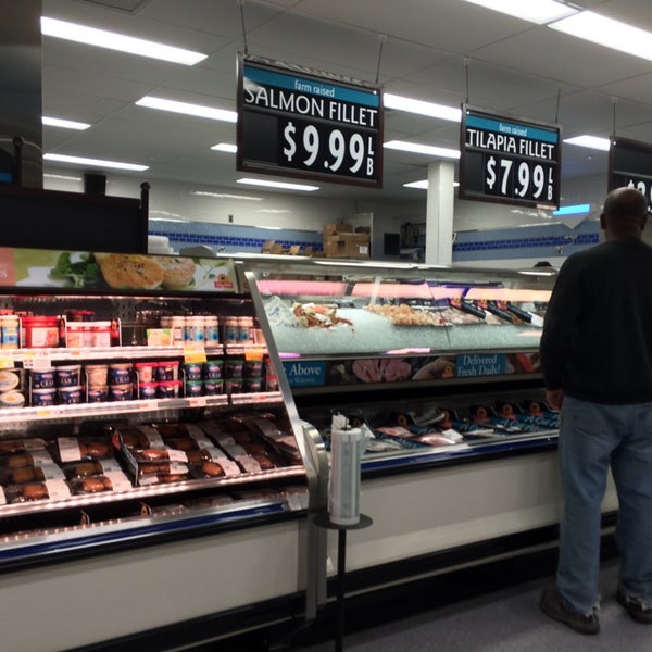 Photo taken at ShopRite of Gateway Center by Qasim G. on 9/9/2014