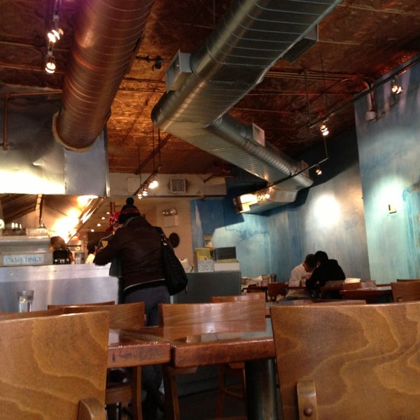 3/15/2013 tarihinde Jason T.ziyaretçi tarafından Amarin Cafe'de çekilen fotoğraf