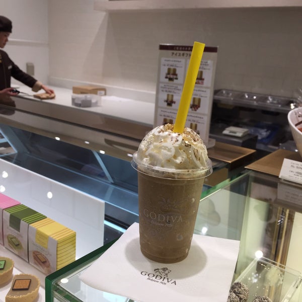 Fotos En ゴディバ ピオレ姫路ヤング館店 Tienda De Chocolates En 姫路市