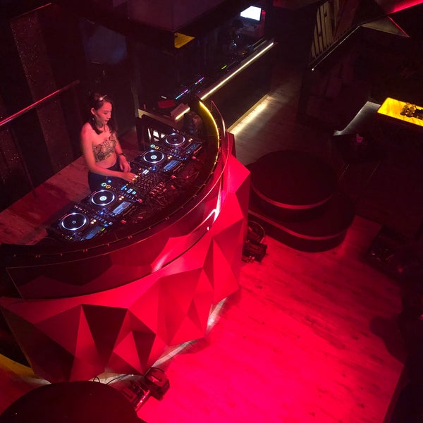 รูปภาพถ่ายที่ Levels Club &amp; Lounge โดย Sunny M. เมื่อ 9/22/2018
