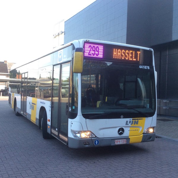 Leeds Evenement omhelzing Bus 299 Geel - Hasselt - Bus Line