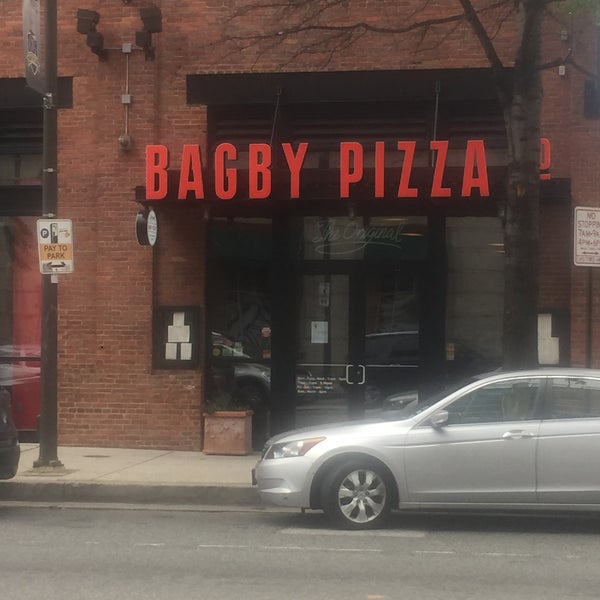 Foto diambil di Bagby Pizza Co. oleh Mario M. pada 9/3/2016