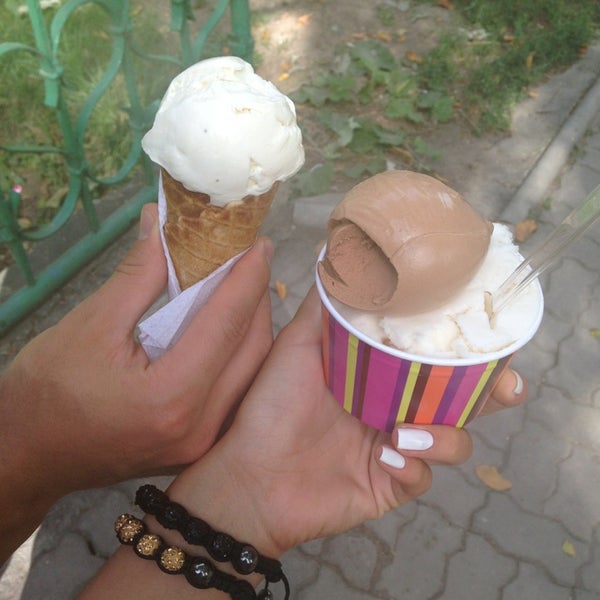 Das Foto wurde bei Fresco ice-cream van von Зё Н. am 8/20/2013 aufgenommen