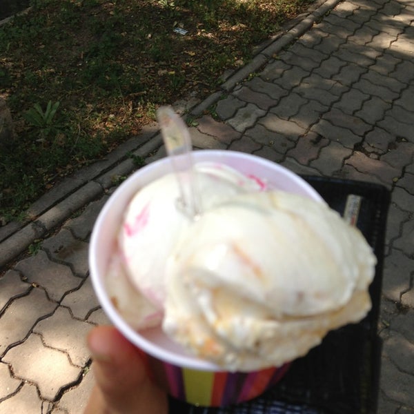 Photo taken at Fresco ice-cream van by Зё Н. on 7/22/2013