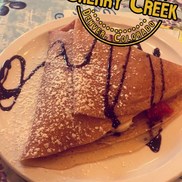 Photo taken at Crepes n&#39; Crepes by Abdullah on 12/9/2016