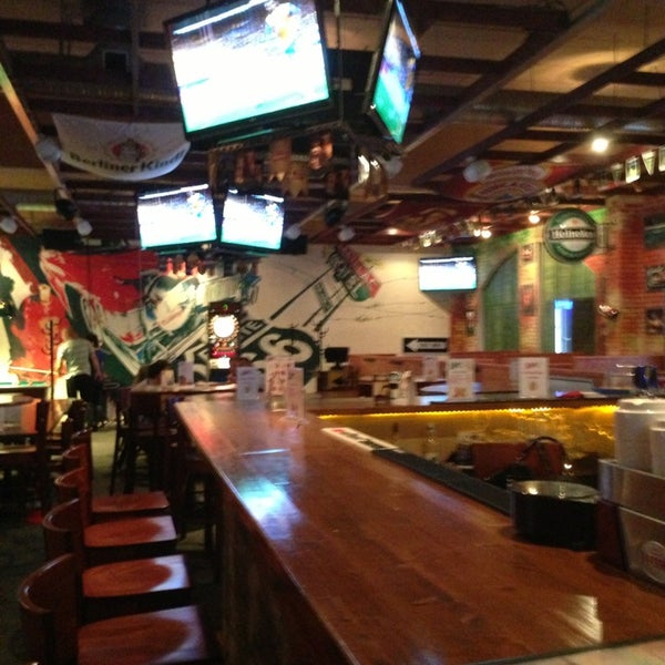 8/10/2013에 димон님이 Big Papa&#39;s Grill&amp;Bar (ex. Cadillac Bar)에서 찍은 사진