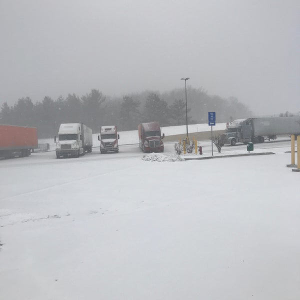 Photo taken at South Somerset Service Plaza by Trucker D. on 12/18/2019