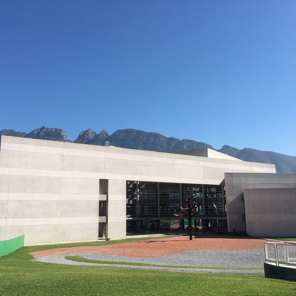 Foto diambil di Universidad de Monterrey (UDEM) oleh Benjamín G. pada 4/8/2019
