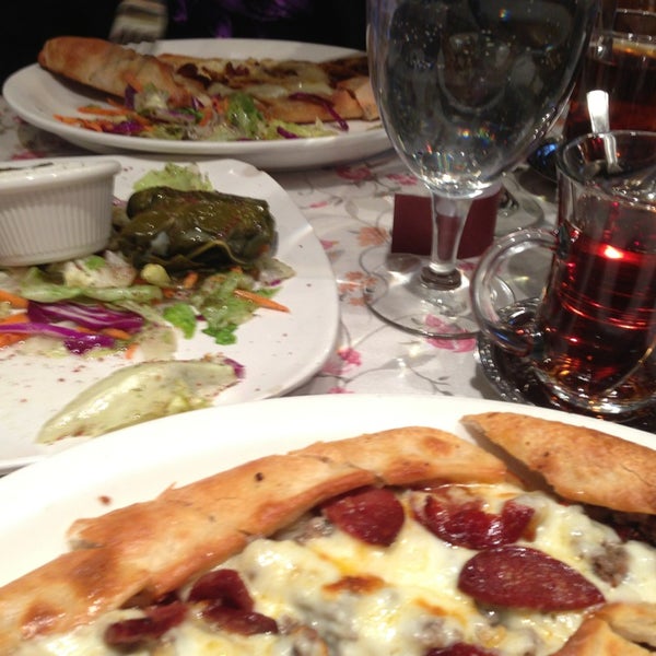 Снимок сделан в Anatolia Turkish Cuisine пользователем Kaleb T. 3/6/2013