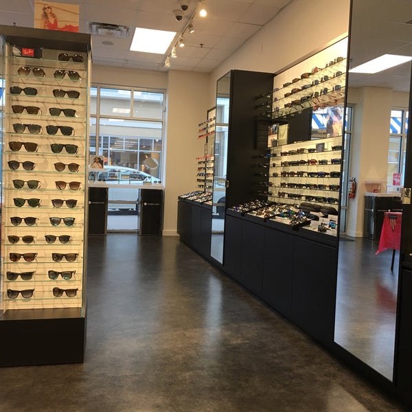 Sunglass Hut Accessories Store