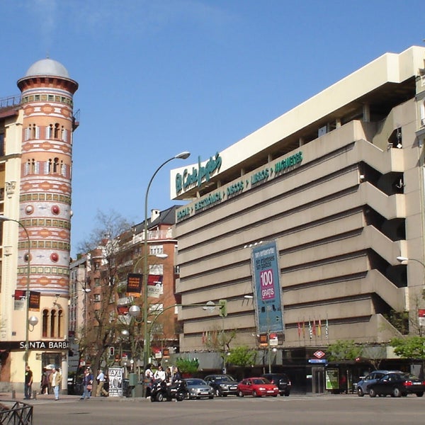 Tienda El Corte Inglés junto al metro Goya, mucho más grande que el de Puerta del Sol, con varios niveles, lo recomiendo 100%. Fácil de llegar y accesible.