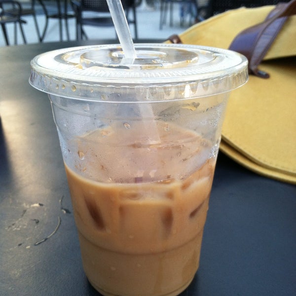 5/12/2013에 Natalie L.님이 C+M (Coffee and Milk) at LACMA에서 찍은 사진