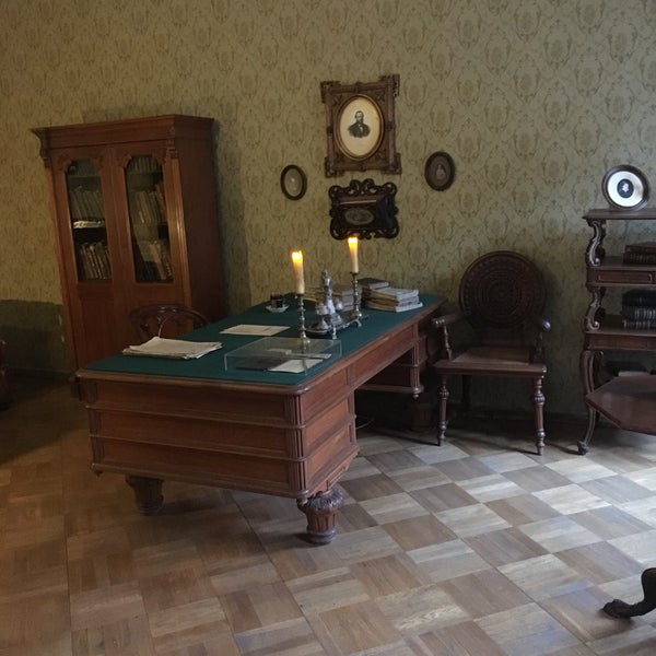 Das Foto wurde bei Dostoevsky Museum von Efsun C. am 11/30/2018 aufgenommen