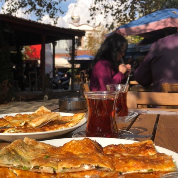 Снимок сделан в Ege&#39;nin Meşhur Lale Katmercisi пользователем dimple 11/23/2019
