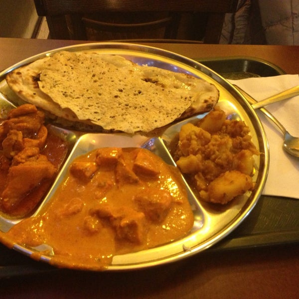 1/18/2013 tarihinde Jenny X.ziyaretçi tarafından Thali Cuisine Indienne'de çekilen fotoğraf