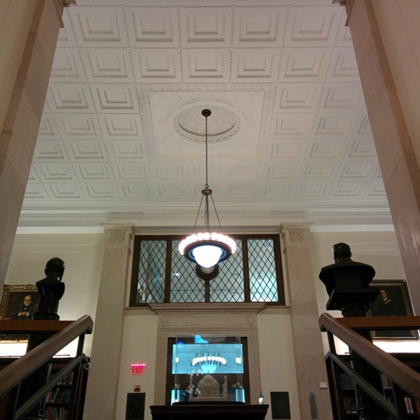 11/7/2014 tarihinde Thomas N.ziyaretçi tarafından Avery Architectural &amp; Fine Arts Library'de çekilen fotoğraf