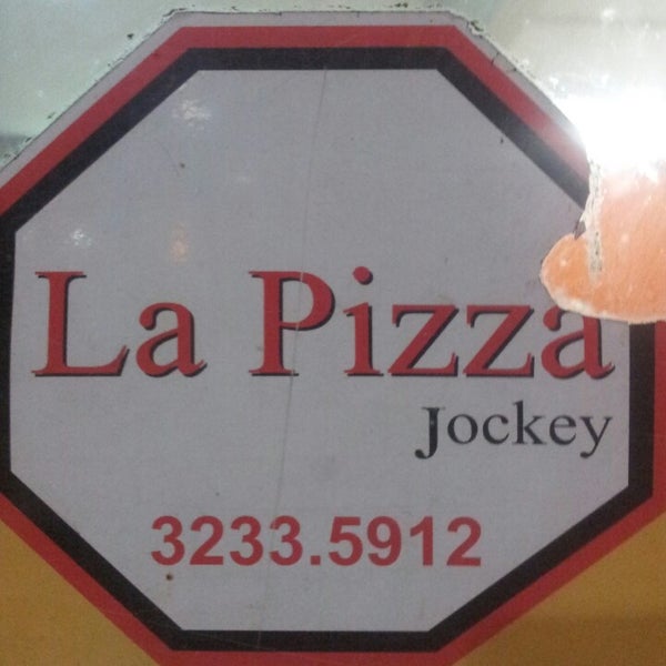 Photo prise au La Pizza par Diego S. le3/21/2013