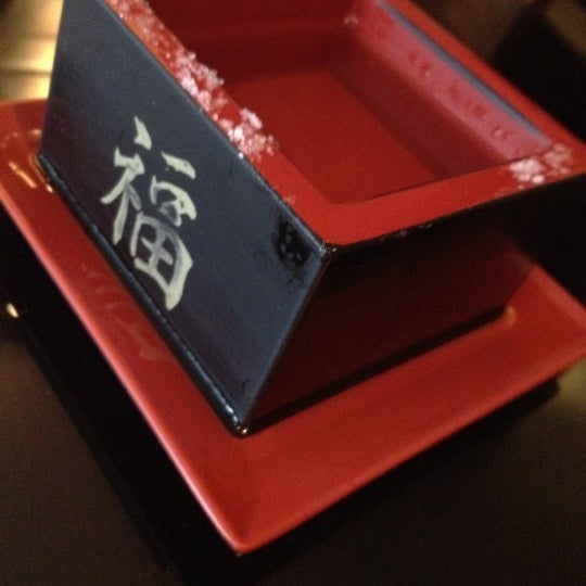 12/16/2012 tarihinde Walter N.ziyaretçi tarafından Sushi San'de çekilen fotoğraf