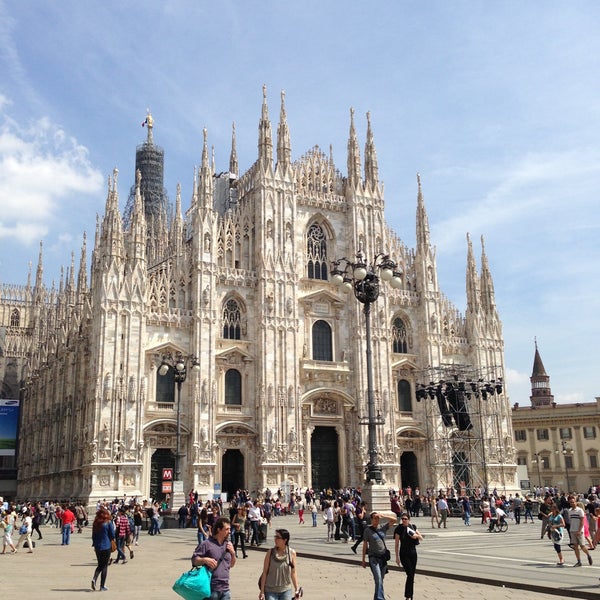 5/9/2013 tarihinde Алексейziyaretçi tarafından Duomo di Milano'de çekilen fotoğraf