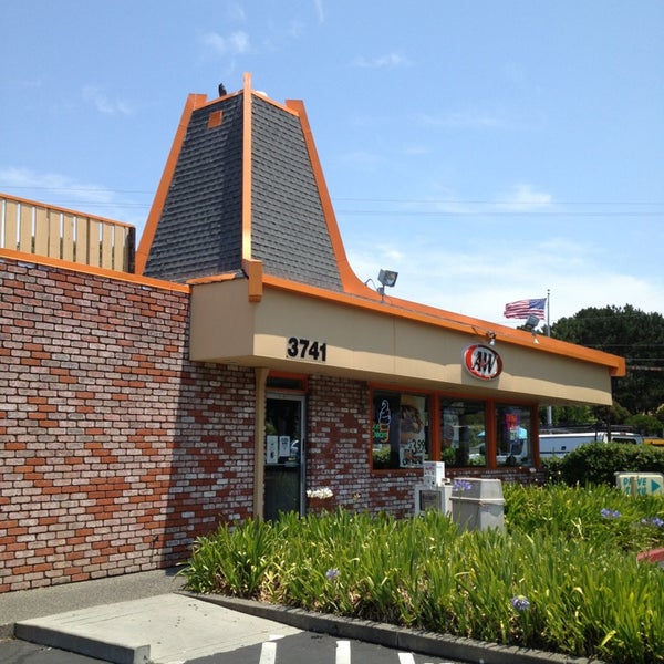 Photo taken at A&amp;W Restaurant by Elliot M. on 7/2/2013