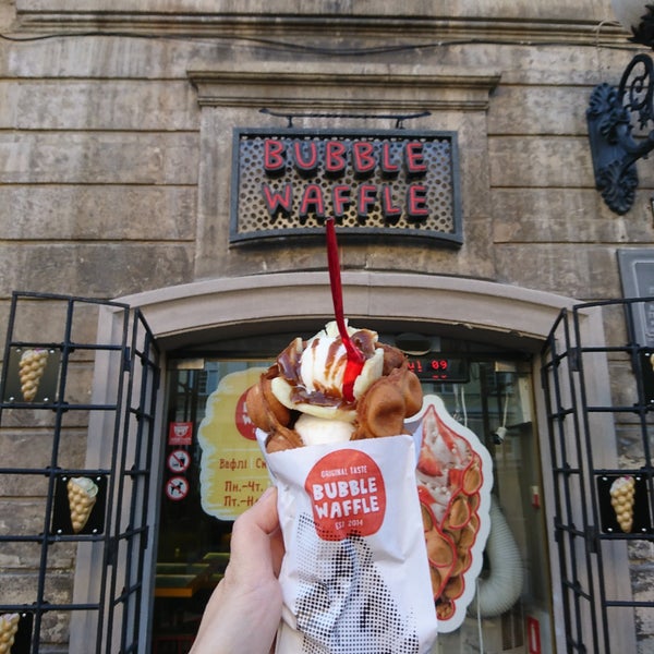 Photo taken at Bubble Waffle by Ксения С. on 7/9/2019