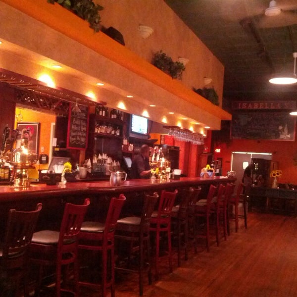 Снимок сделан в Isabella&#39;s Taverna &amp; Tapas Bar пользователем Eric L. 8/10/2013