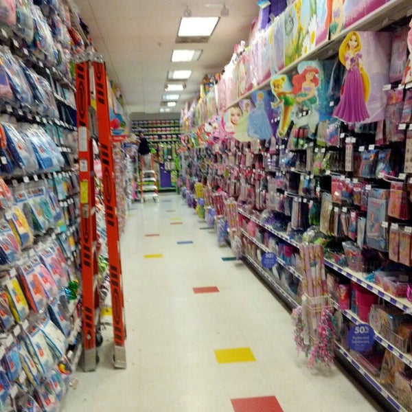 Party City 448 ziyaretçidan 4 tavsiye