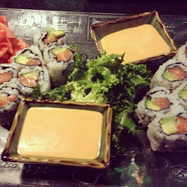 Photo taken at Shinto Japanese Steakhouse &amp; Sushi Bar by Ciara R. on 1/9/2013