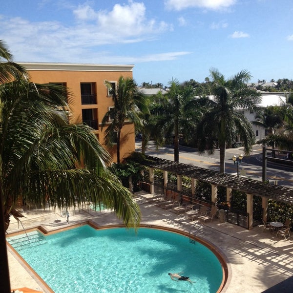 รูปภาพถ่ายที่ Residence Inn by Marriott Delray Beach โดย Alessandro C. เมื่อ 12/8/2013