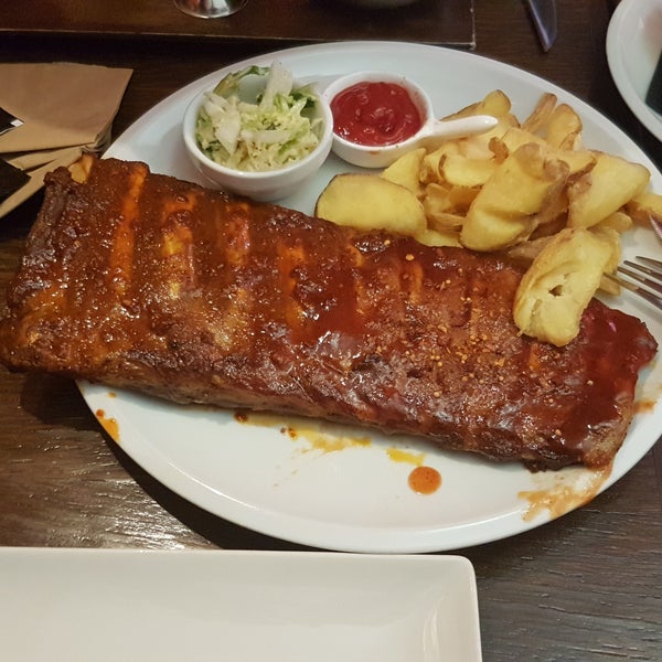 Amazing food. The best ribs evrer