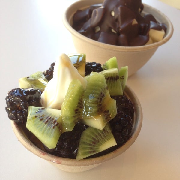 Photo taken at Wooberry Frozen Yogurt by Danielle M. on 1/23/2014