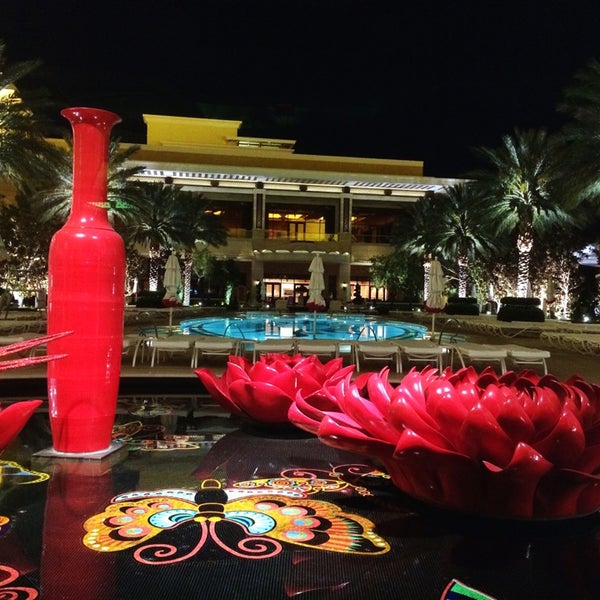 Photo taken at Eastside Lounge at Encore Las Vegas by Michael H. on 4/7/2014