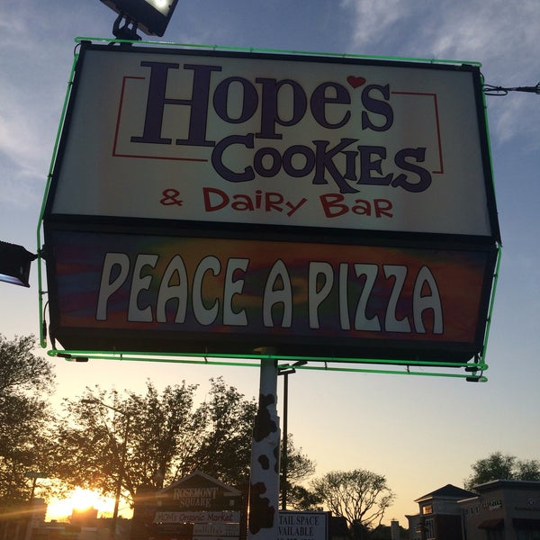 Photo taken at Hope&#39;s Cookies by Kimberly D. on 5/13/2016
