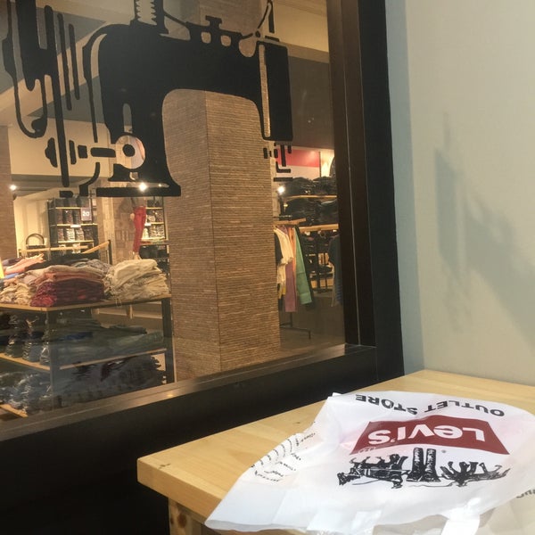 Levi's Outlet Store Pancoran - Magasin 